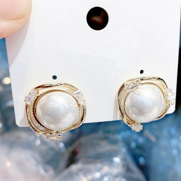 Private Label Jewelry - Classic White Wild Pearl and CZ stud earrings~NWOT